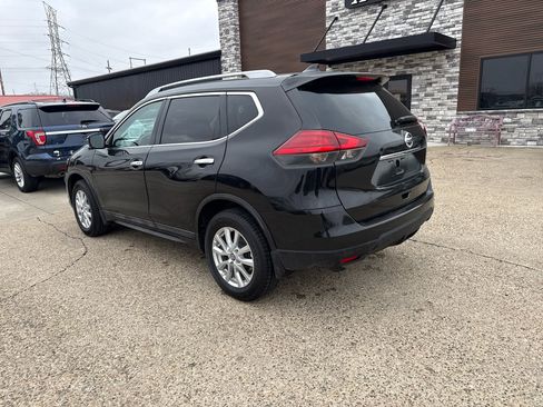 Used 2017 Nissan Rogue SV w/ Sun & Sound Touring Package image 2