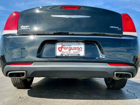 Used 2015 Chrysler 300 C image 20