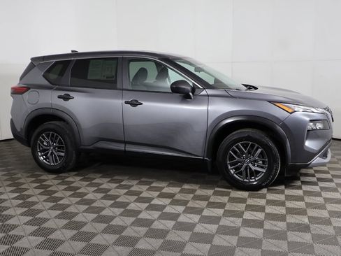 Used 2023 Nissan Rogue S image 11