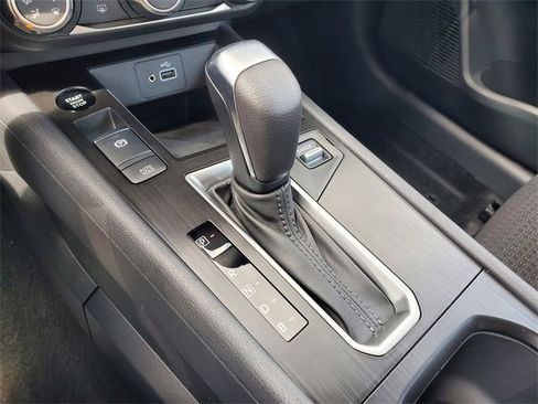 New 2025 Nissan Kicks S image 19