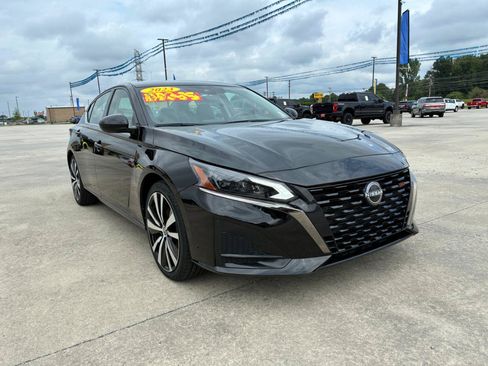Used 2023 Nissan Altima 2.5 SR FWD image 4