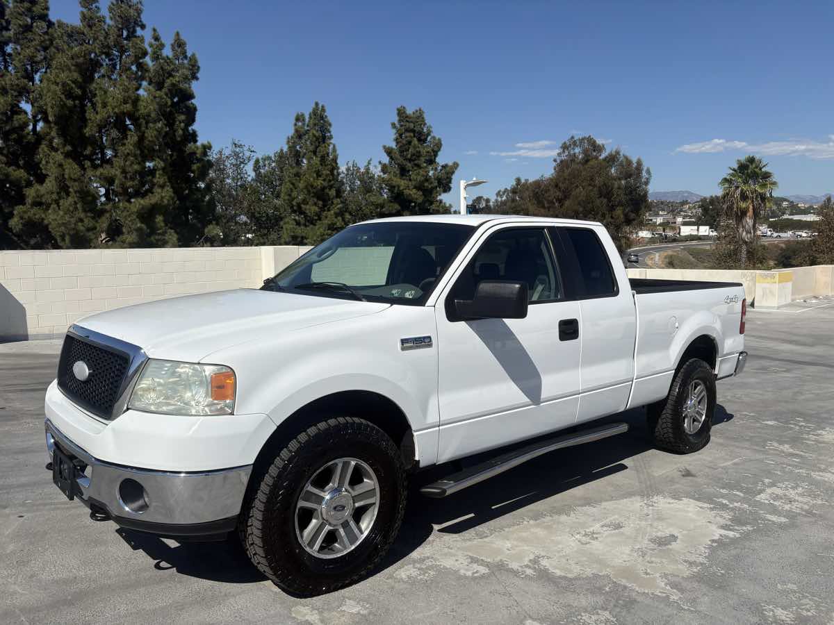 Used 2007 Ford F150 XLT AWD/4WD image 2