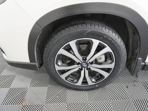 Used 2020 Subaru Forester Limited image 17