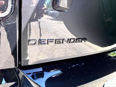 New 2026 Land Rover Defender 130 X-Dynamic SE AWD/4WD image 26