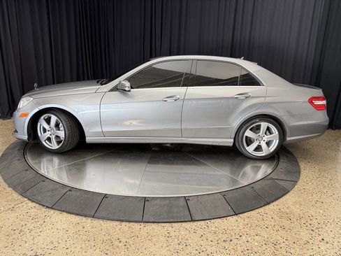Used 2010 Mercedes-Benz E 350 4MATIC Sedan image 4