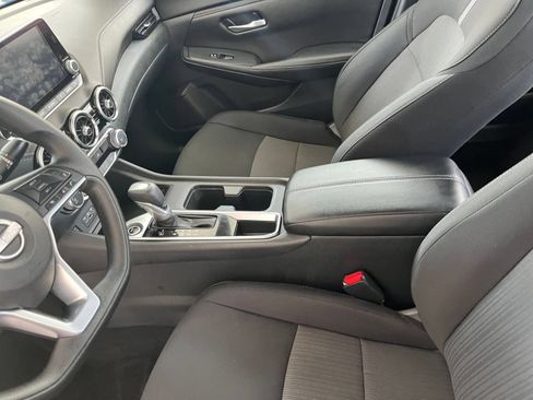 Used 2025 Nissan Sentra SV FWD image 39