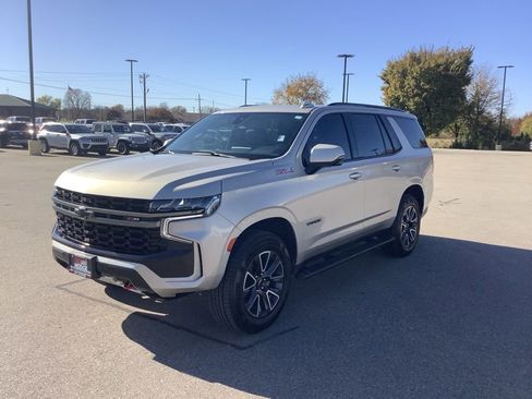 Used 2022 Chevrolet Tahoe Z71 w/ Luxury Package image 3