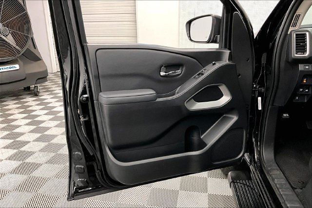 Used 2023 Nissan Frontier SV w/ SV Convenience Package AWD/4WD image 20