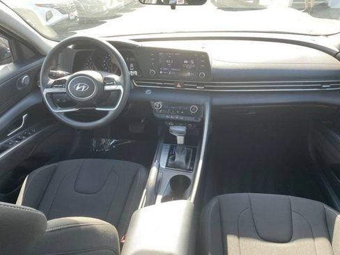Used 2023 Hyundai Elantra SEL FWD image 7