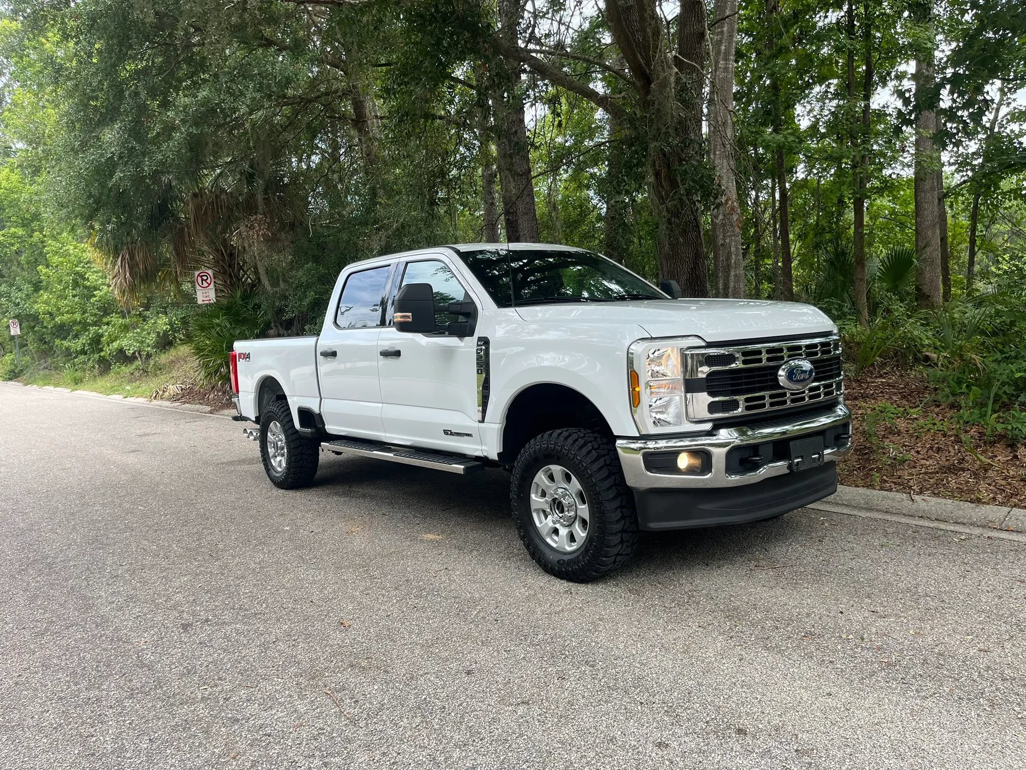 Used 2024 Ford F250 XLT w/ FX4 Off-Road Package AWD/4WD image 4