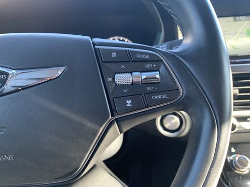 Used 2018 Genesis G90 3.3T Premium image 20