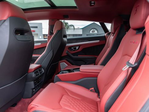 Used 2024 Lamborghini Urus S image 21