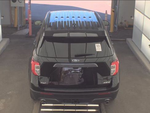 Used 2023 Ford Explorer XLT w/ Equipment Group 202A AWD/4WD image 8