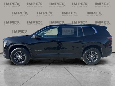 Used 2025 GMC Acadia Elevation image 2