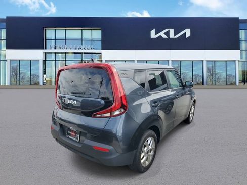 Used 2022 Kia Soul LX w/ Technology Package FWD image 3