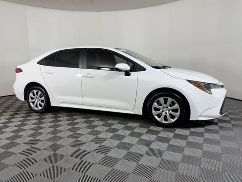 Used 2024 Toyota Corolla LE image 6