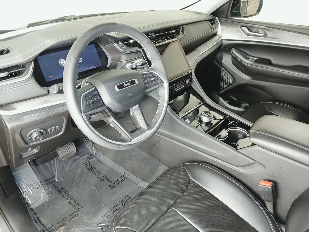 Used 2023 Jeep Grand Cherokee L Limited w/ Luxury Tech Group II AWD/4WD image 16