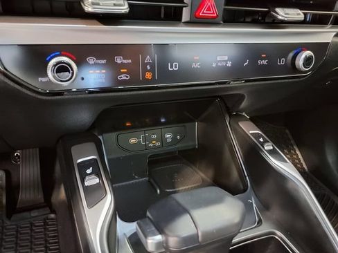 Used 2025 Kia Sorento S w/ Panoramic Sunroof Package AWD/4WD image 14