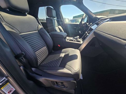 Used 2025 Land Rover Discovery S AWD/4WD image 10