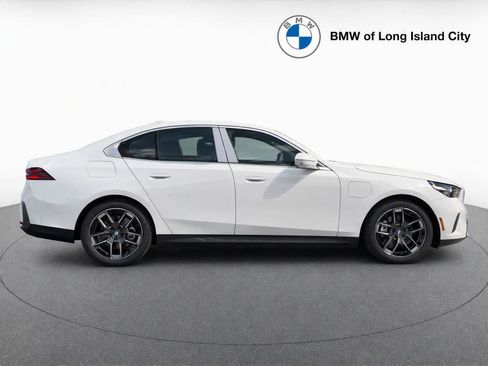 New 2027 BMW 530i xDrive AWD/4WD image 8