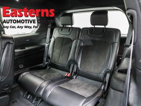 Used 2023 Jeep Grand Cherokee L Laredo image 27