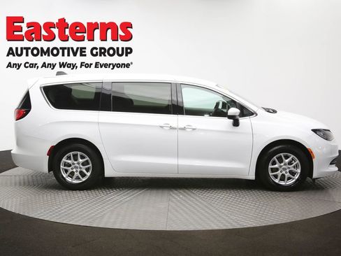 Used 2023 Chrysler Voyager LX image 45