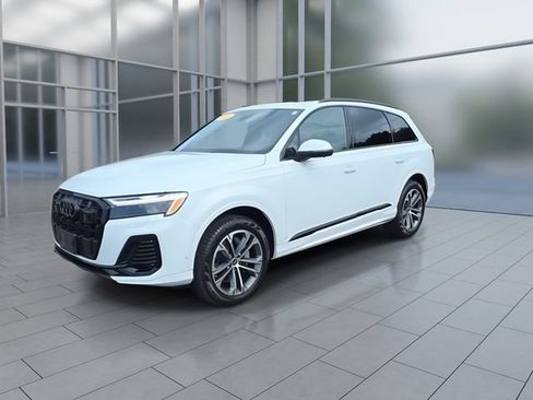 Used 2025 Audi Q7 2.0T Premium w/ Convenience Plus Package AWD/4WD image 4