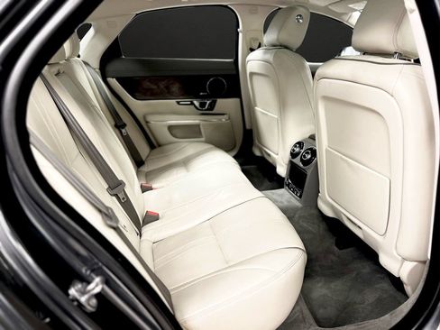 Used 2016 Jaguar XJ R-Sport AWD/4WD image 18