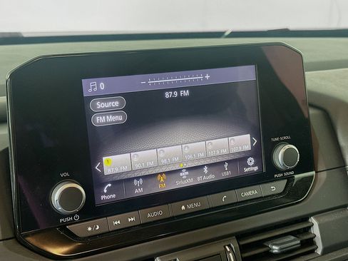 Used 2024 Nissan Pathfinder S image 21