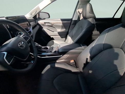 Used 2025 Toyota Highlander Limited image 5