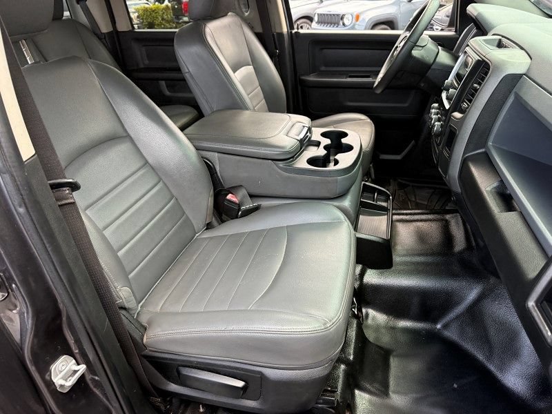 Used 2020 RAM 1500 Tradesman w/ Chrome Appearance Group AWD/4WD image 16