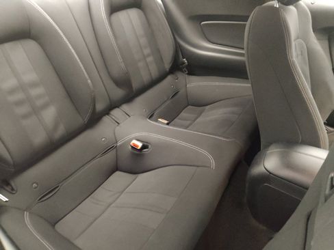 Used 2018 Ford Mustang Coupe RWD image 19