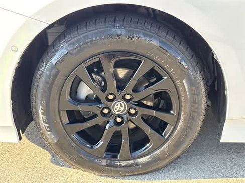 Used 2022 Toyota Prius Nightshade image 7