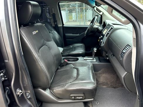 Used 2016 Nissan Frontier PRO-4X image 16