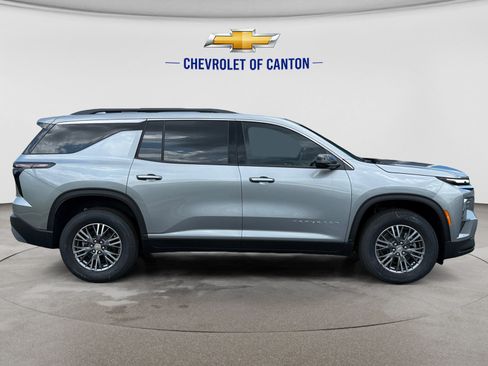 New 2026 Chevrolet Traverse LT FWD image 4