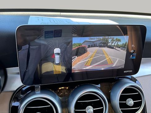 Used 2021 Mercedes-Benz GLC 300 image 27