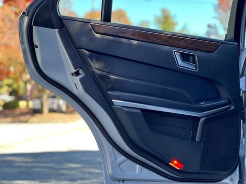 Used 2016 Mercedes-Benz E 350 4MATIC Sedan image 14