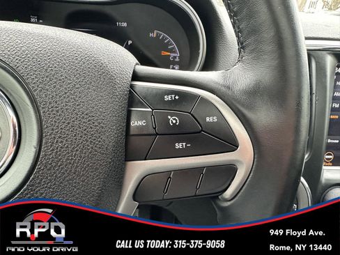 Used 2018 Jeep Grand Cherokee Limited w/ Luxury Group II image 19