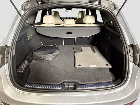 Used 2025 Mercedes-Benz GLC 350e 4MATIC image 25