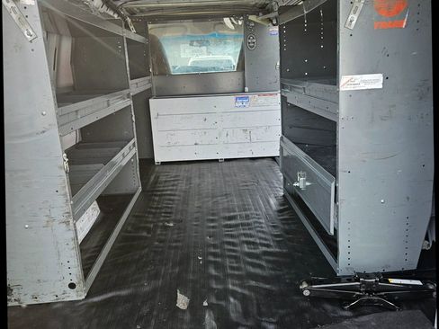 Used 2015 Chevrolet Express 2500 image 16