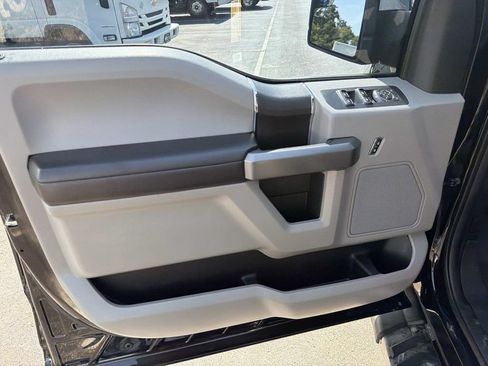 Used 2017 Ford F150 XLT RWD image 18