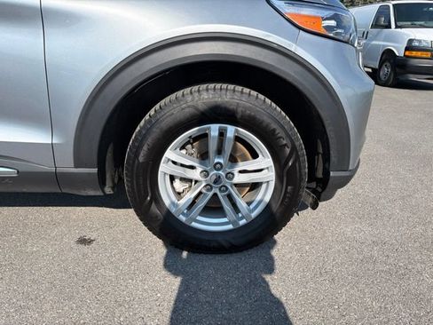 Used 2024 Ford Explorer XLT w/ Equipment Group 202A AWD/4WD image 54