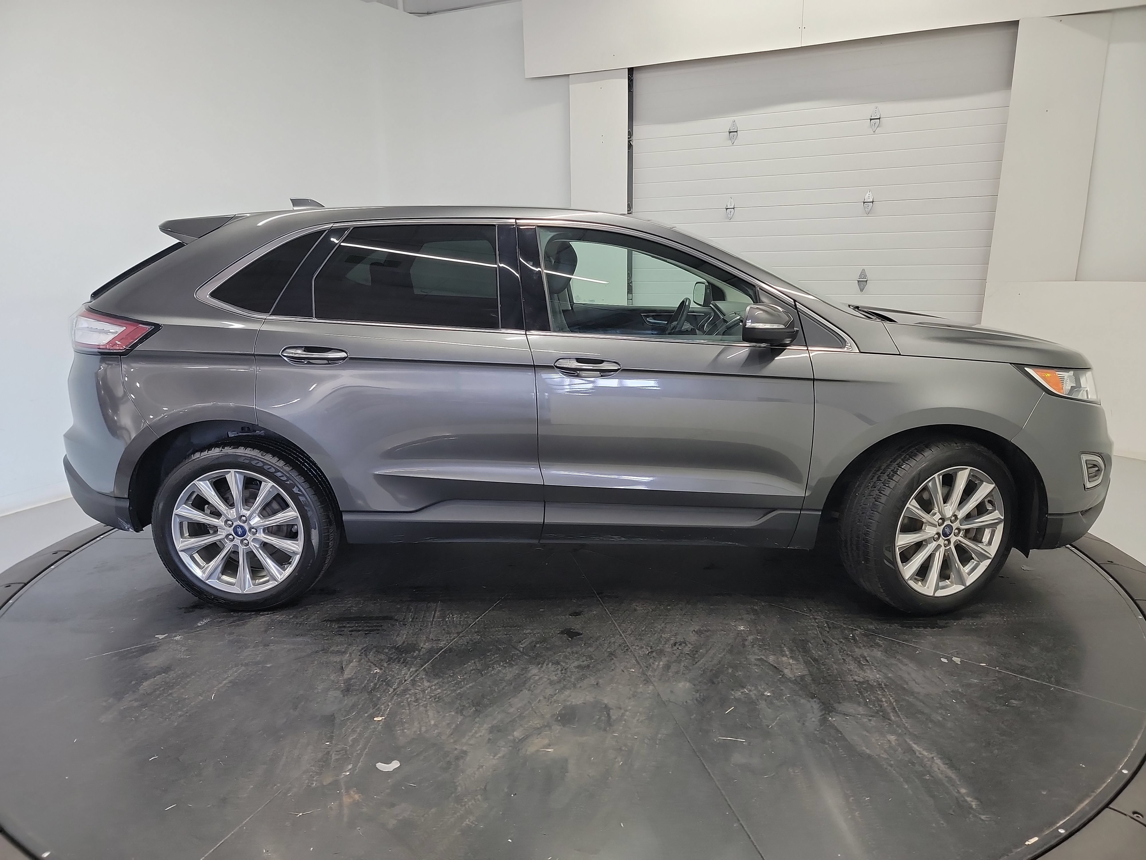 Used 2018 Ford Edge Titanium w/ Equipment Group 301A AWD/4WD image 11