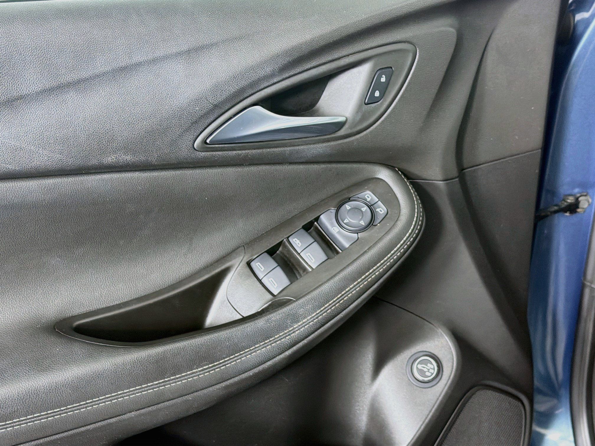 Used 2024 Buick Encore GX Sport Touring w/ Experience Buick Package FWD image 15