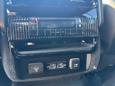 Used 2024 Jeep Wagoneer 2WD w/ Premium Group I image 14