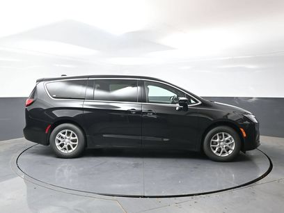New 2027 Chrysler Pacifica Select