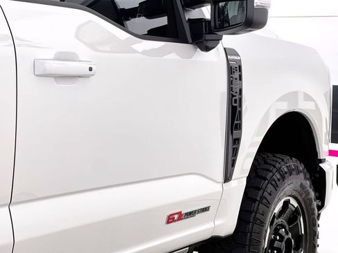 New 2026 Ford F250 Platinum w/ Tremor Off-Road Package image 28