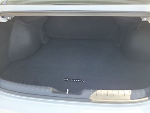 Used 2025 Hyundai Elantra Hybrid FWD image 18