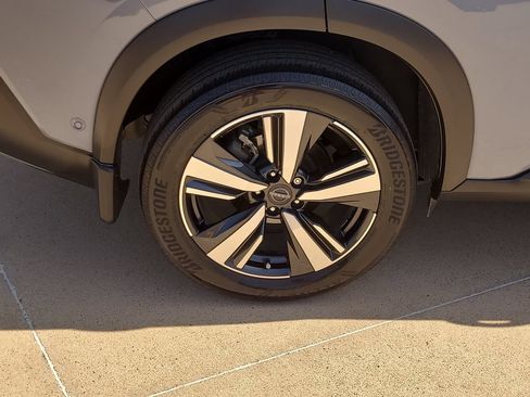 Certified 2023 Nissan Rogue Platinum w/ Platinum Premium Package FWD image 6