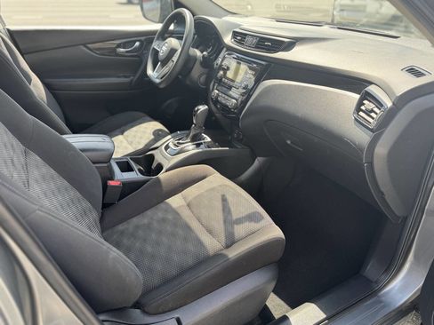 Used 2017 Nissan Rogue Sport SV FWD image 13